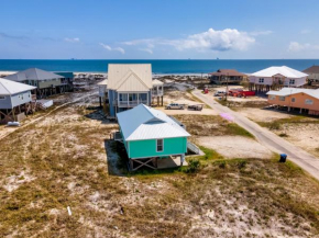 Seafari - PET FRIENDLY! Quiet area mere feet to the beach - beach side - no busy street to cross! home